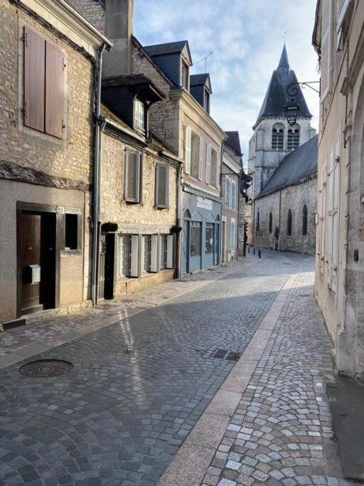 Le Petit Martial - Coeur De Ville,Refait A Neuf,Tout Equipe, Parking Châteauroux Kültér fotó